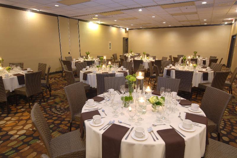 هتل Embassy Suites By Hilton Dallas Love Field