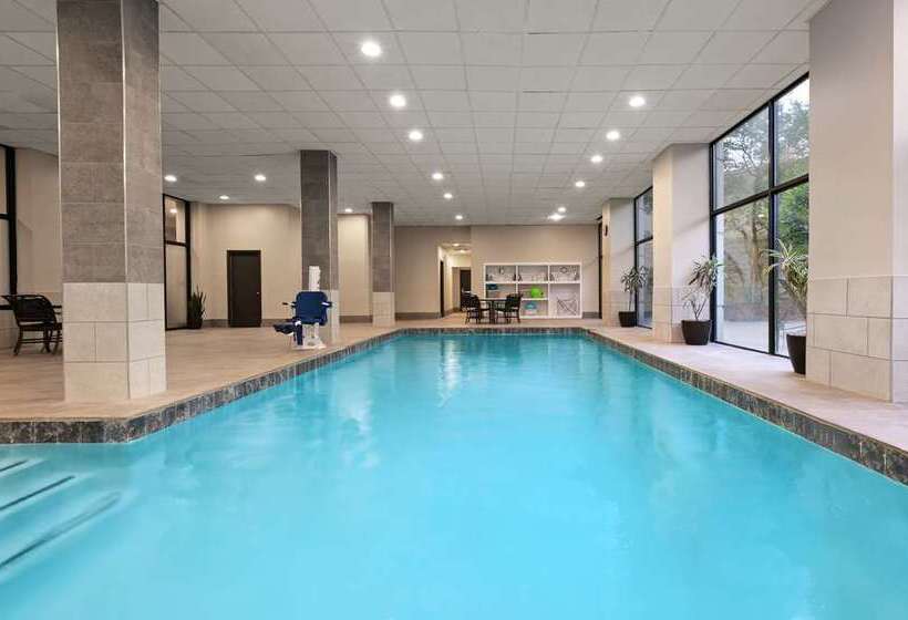 هتل Embassy Suites By Hilton Dallas Love Field