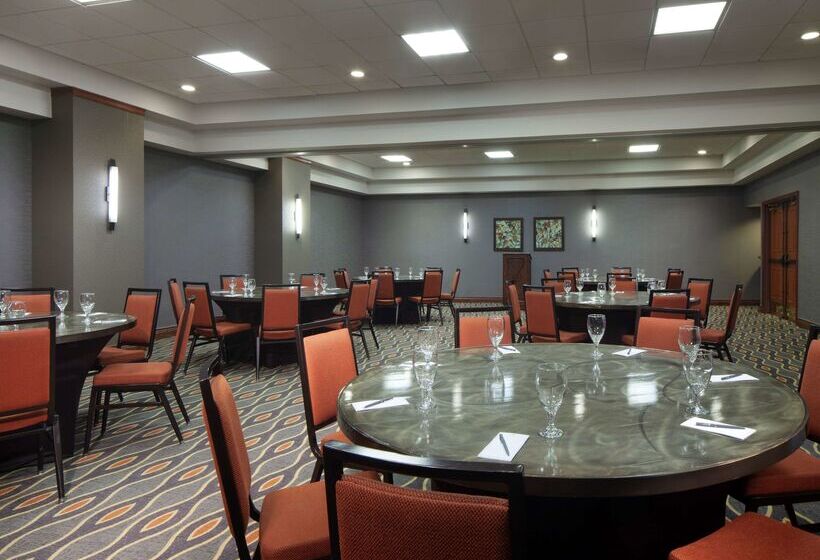 בית מלון כפרי Embassy Suites By Hilton Dallas Near The Galleria