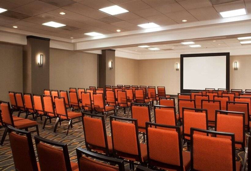 בית מלון כפרי Embassy Suites By Hilton Dallas Near The Galleria