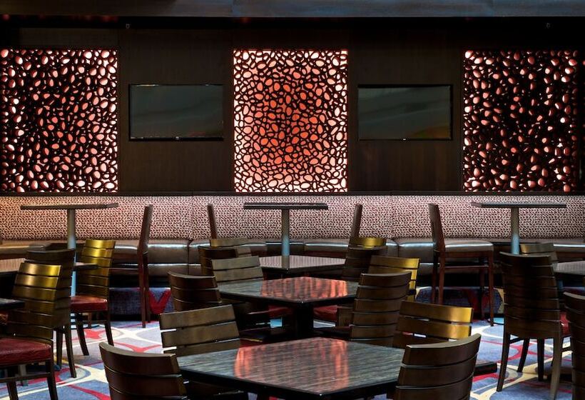 בית מלון כפרי Embassy Suites By Hilton Dallas Near The Galleria