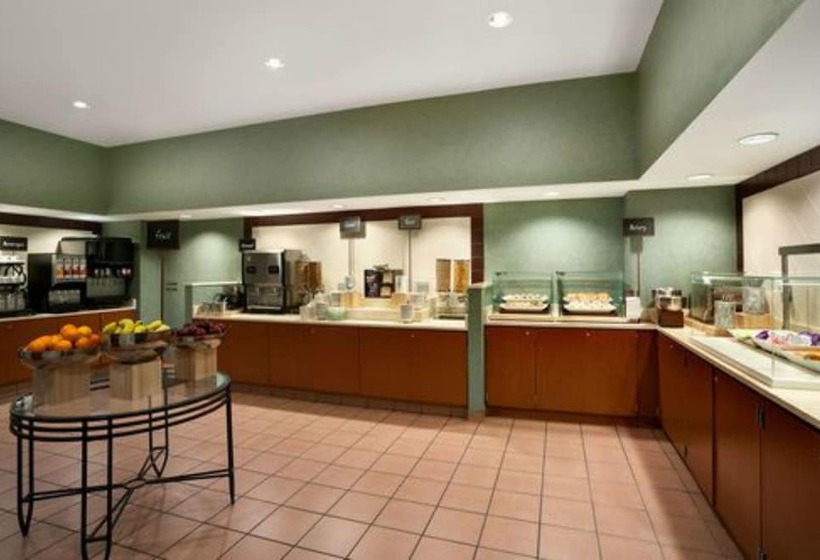 בית מלון כפרי Embassy Suites By Hilton Dallas Near The Galleria