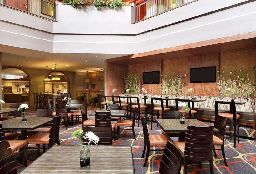 هتل Embassy Suites By Hilton Dallas Near The Galleria