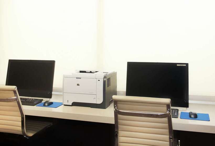 ホテル Embassy Suites By Hilton Houston Near The Galleria