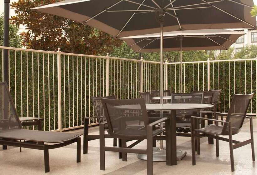 ホテル Embassy Suites By Hilton Houston Near The Galleria