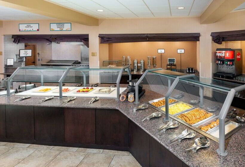 בית מלון כפרי Embassy Suites By Hilton Kansas City International Airport