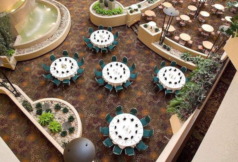 בית מלון כפרי Embassy Suites By Hilton Kansas City International Airport