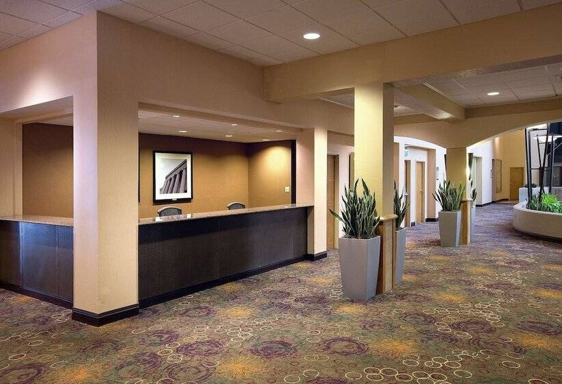 בית מלון כפרי Embassy Suites By Hilton Kansas City International Airport