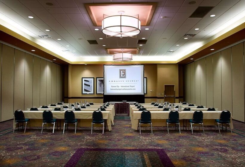 בית מלון כפרי Embassy Suites By Hilton Kansas City International Airport