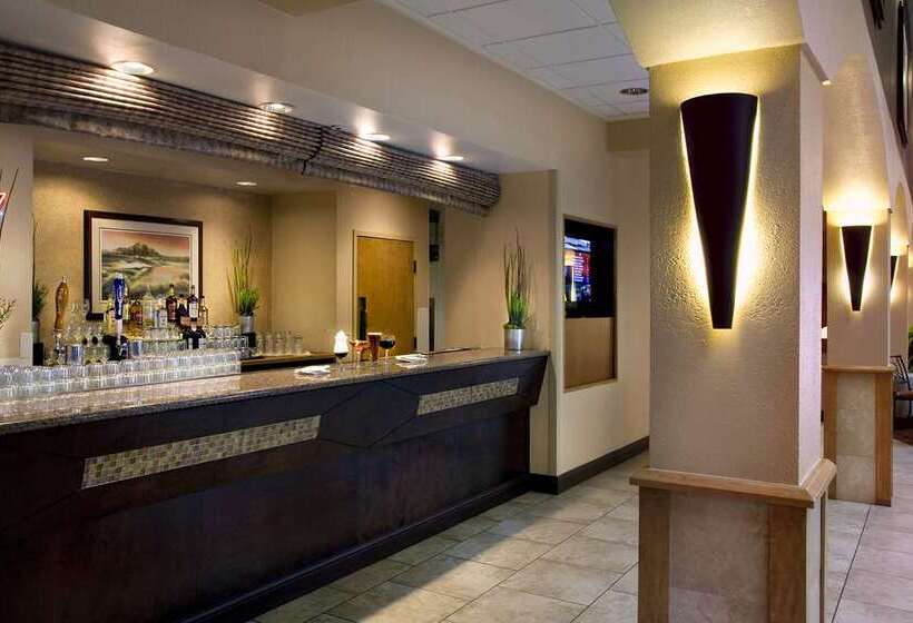 בית מלון כפרי Embassy Suites By Hilton Kansas City International Airport