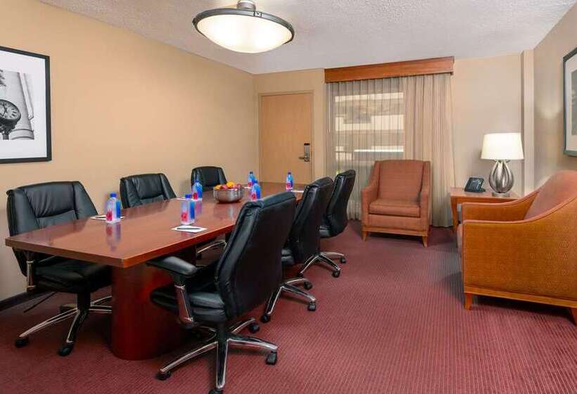 בית מלון כפרי Embassy Suites By Hilton Kansas City International Airport