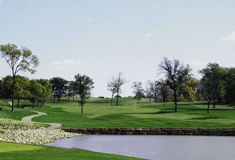 בית מלון כפרי Embassy Suites By Hilton Kansas City International Airport