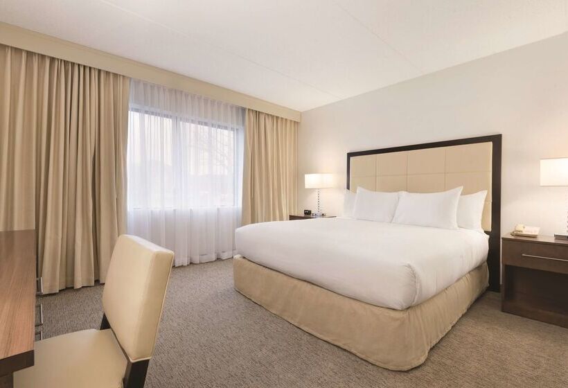 فندق Embassy Suites By Hilton Milwaukee Brookfield