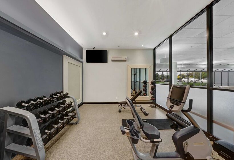 فندق Embassy Suites By Hilton Milwaukee Brookfield