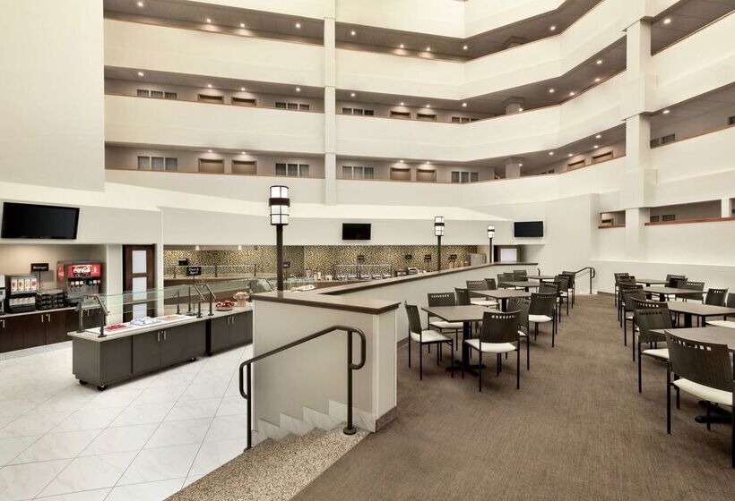 فندق Embassy Suites By Hilton Milwaukee Brookfield