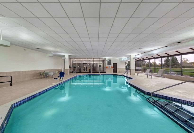 فندق Embassy Suites By Hilton Milwaukee Brookfield