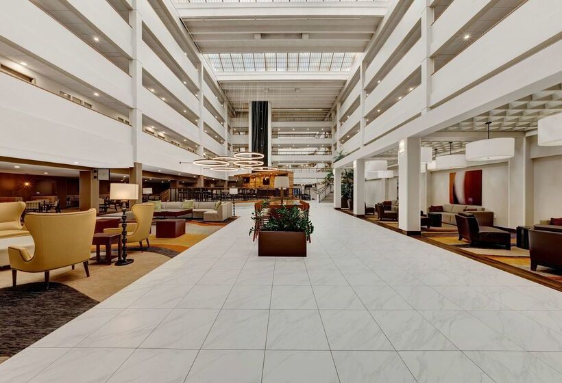 فندق Embassy Suites By Hilton Milwaukee Brookfield