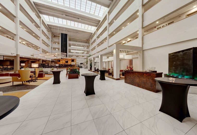 فندق Embassy Suites By Hilton Milwaukee Brookfield