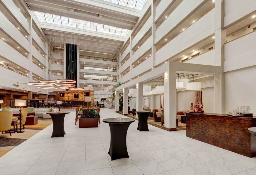 فندق Embassy Suites By Hilton Milwaukee Brookfield