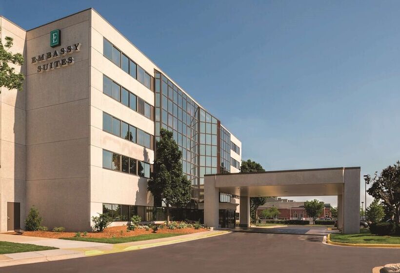 فندق Embassy Suites By Hilton Milwaukee Brookfield