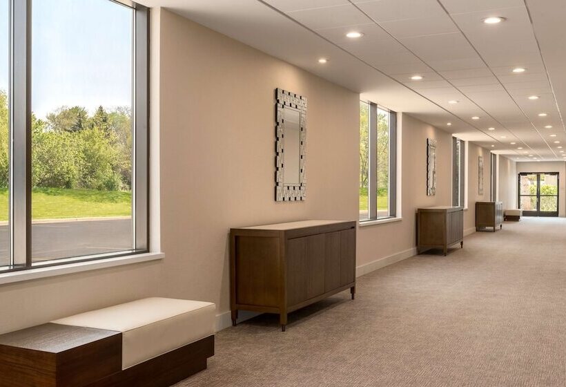 فندق Embassy Suites By Hilton Milwaukee Brookfield