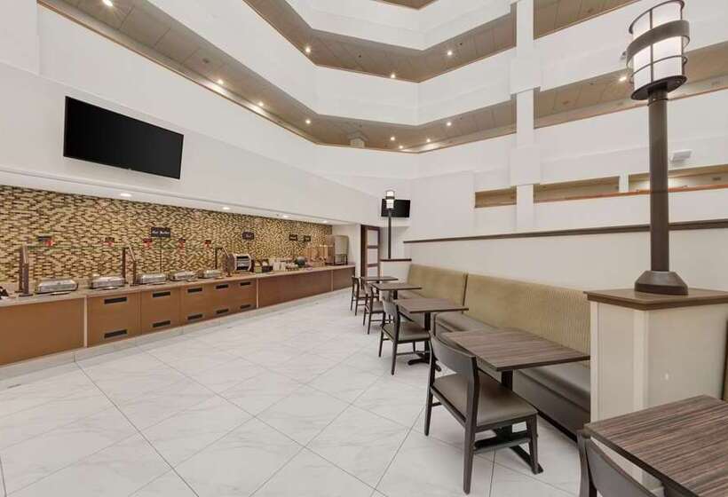 فندق Embassy Suites By Hilton Milwaukee Brookfield