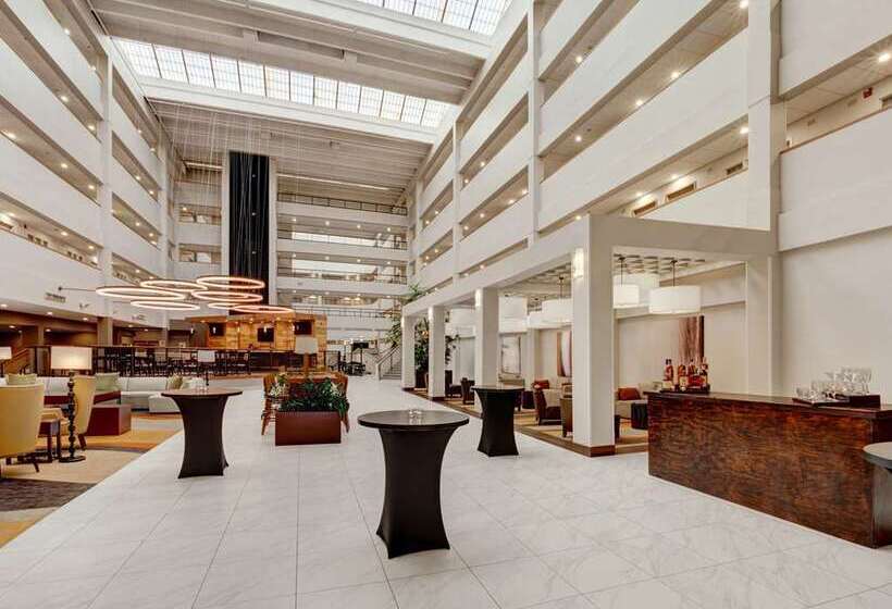 فندق Embassy Suites By Hilton Milwaukee Brookfield