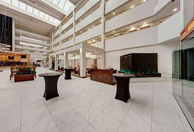 فندق Embassy Suites By Hilton Milwaukee Brookfield