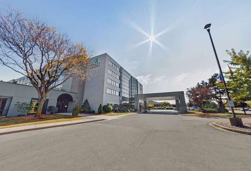 فندق Embassy Suites By Hilton Milwaukee Brookfield