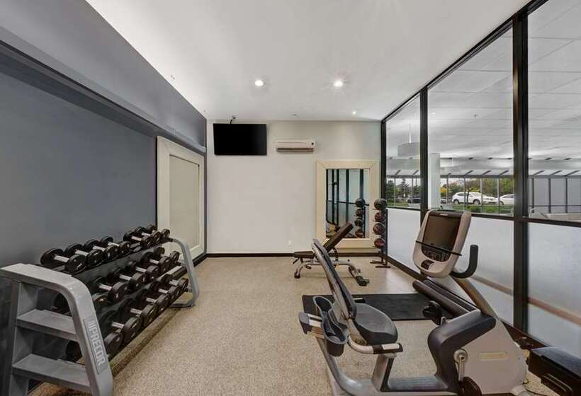 فندق Embassy Suites By Hilton Milwaukee Brookfield