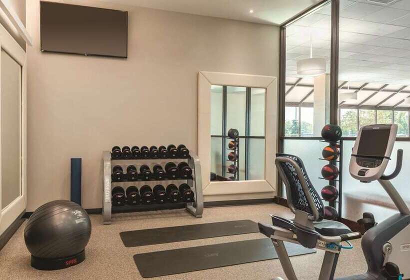 فندق Embassy Suites By Hilton Milwaukee Brookfield