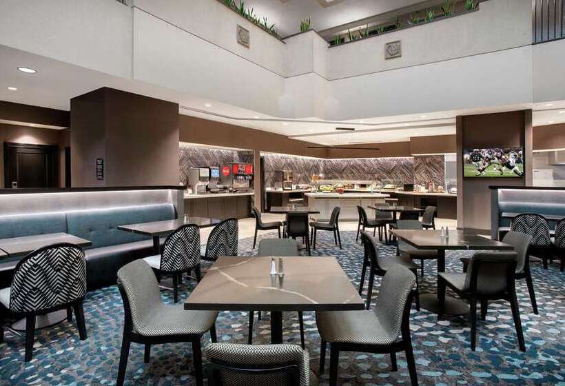 فندق Embassy Suites By Hilton Orlando Airport