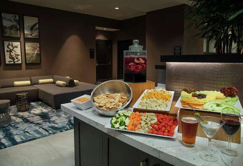 فندق Embassy Suites By Hilton Orlando Airport