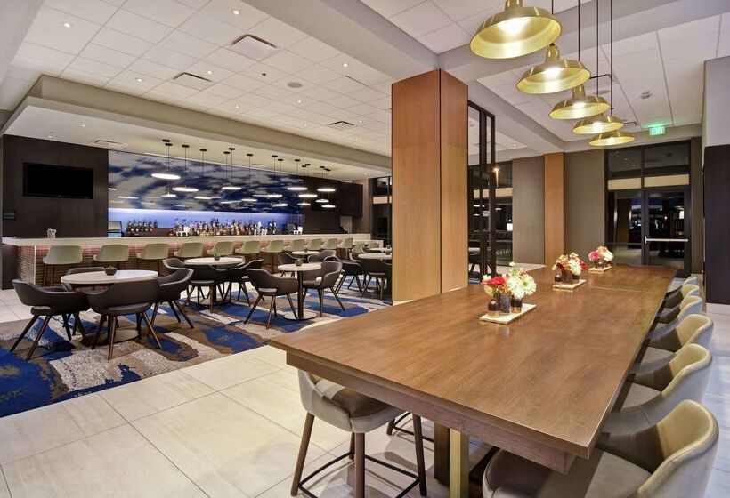 ホテル Embassy Suites By Hilton Raleigh Durham Research Triangle