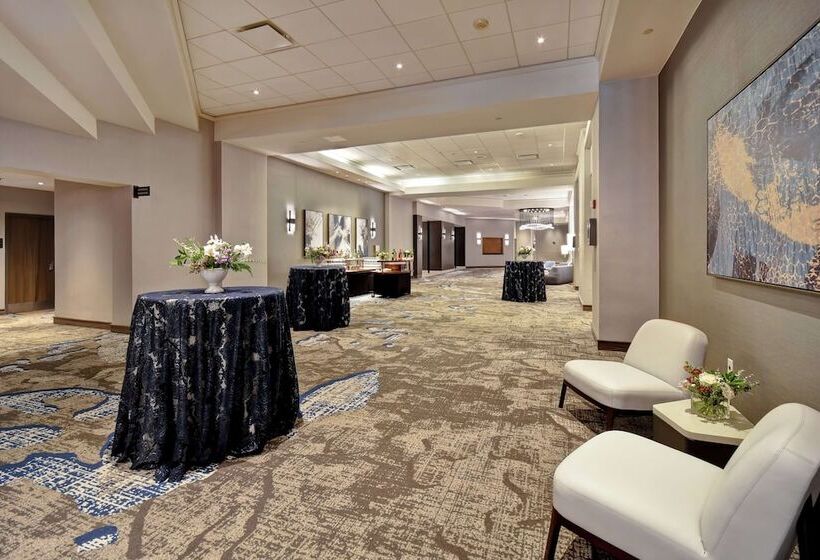 ホテル Embassy Suites By Hilton Raleigh Durham Research Triangle