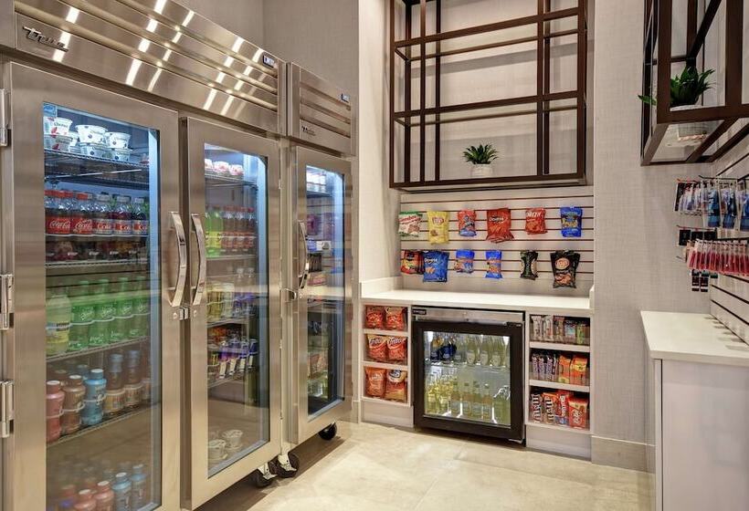 ホテル Embassy Suites By Hilton Raleigh Durham Research Triangle