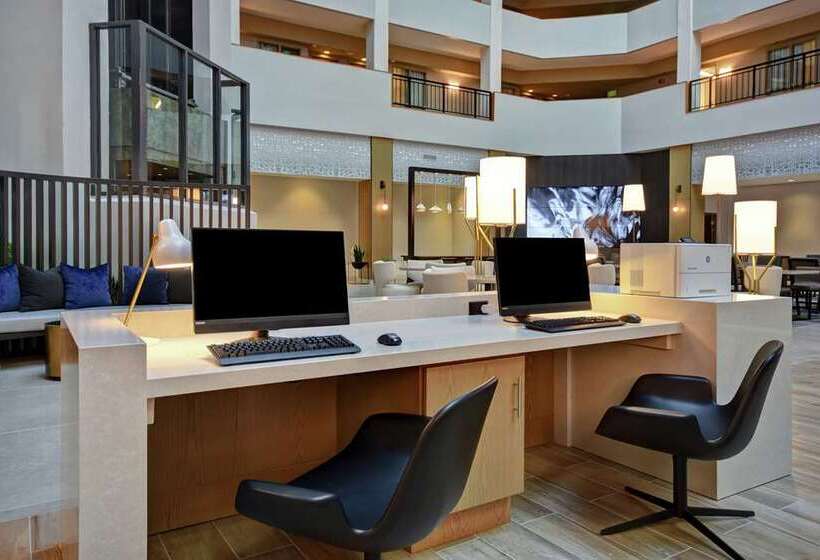 ホテル Embassy Suites By Hilton Raleigh Durham Research Triangle