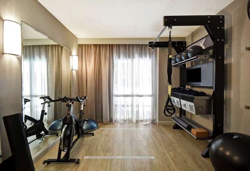 ホテル Embassy Suites By Hilton Raleigh Durham Research Triangle