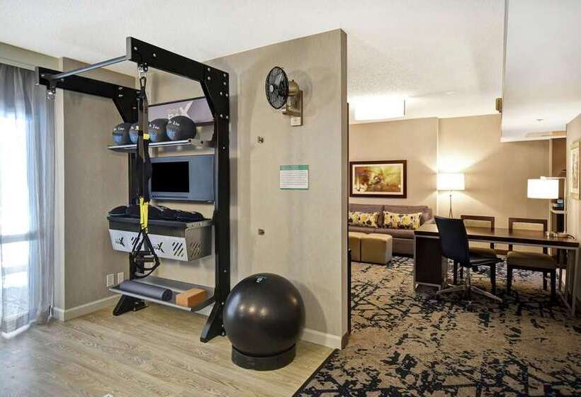 ホテル Embassy Suites By Hilton Raleigh Durham Research Triangle