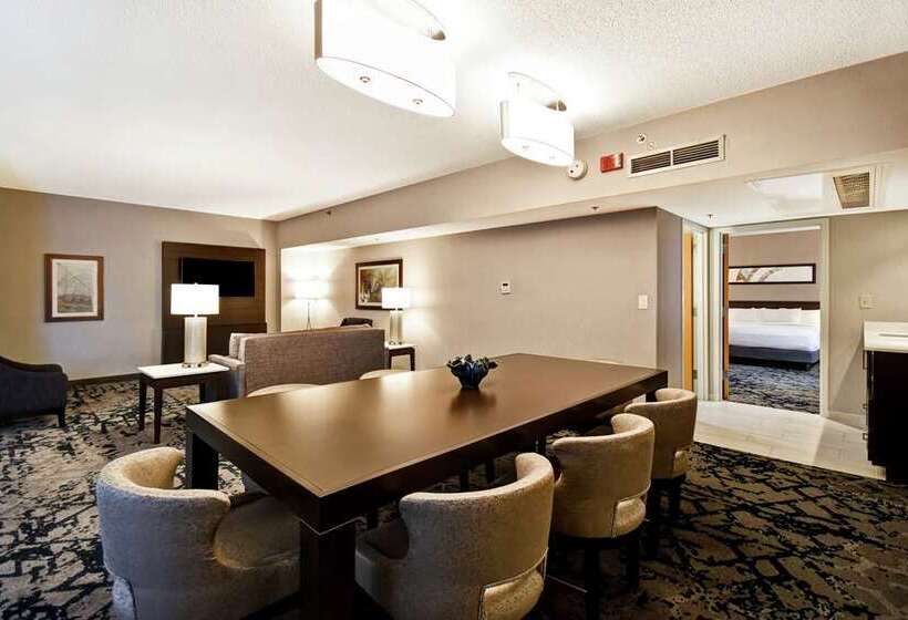 ホテル Embassy Suites By Hilton Raleigh Durham Research Triangle