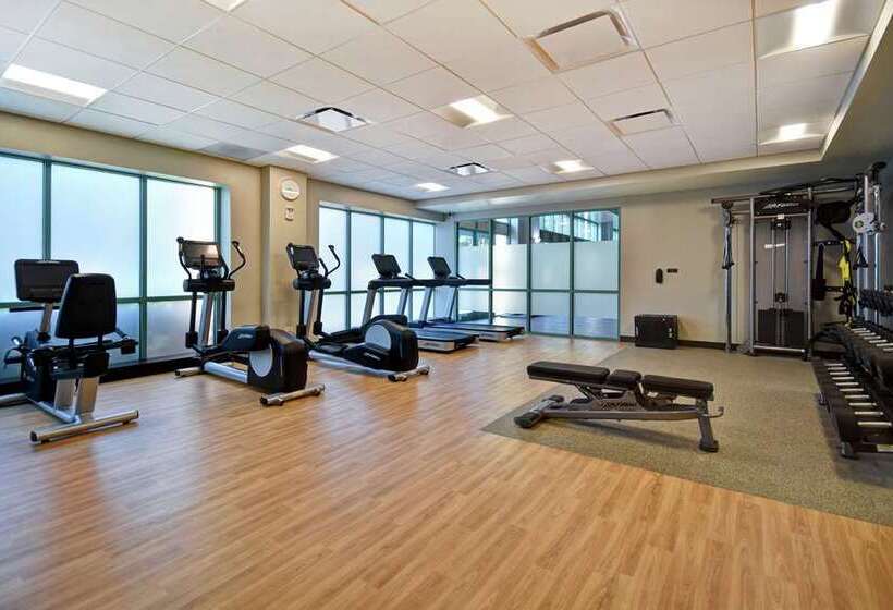 ホテル Embassy Suites By Hilton Raleigh Durham Research Triangle