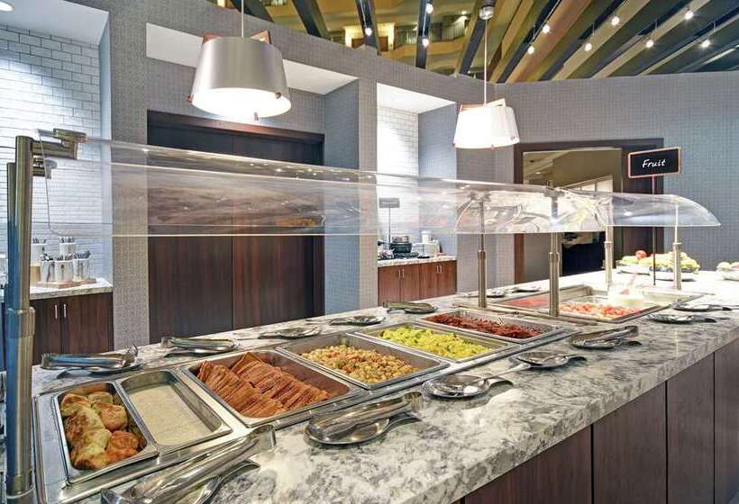 בית מלון כפרי Embassy Suites Charleston