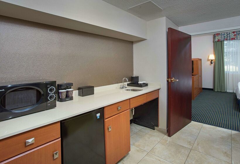 ホテル Embassy Suites By Hilton Lexington/uk Coldstream