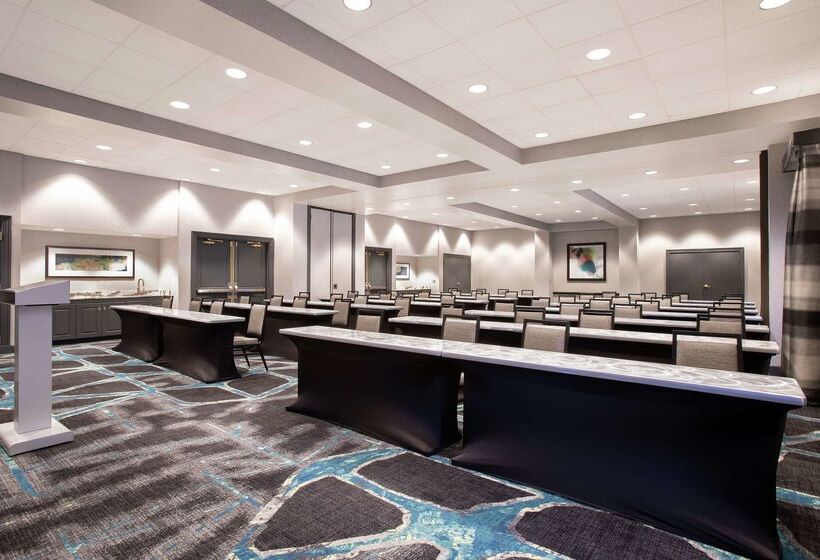 فندق Embassy Suites By Hilton Orlando Airport