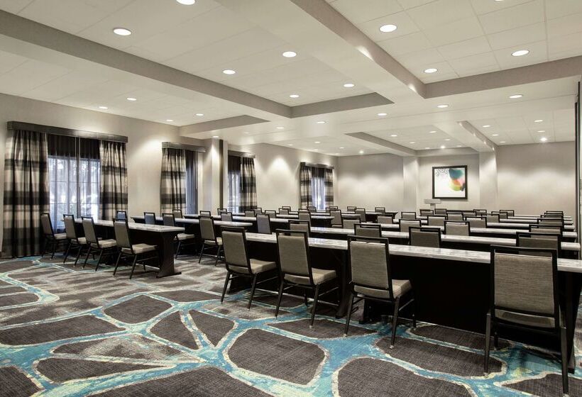 فندق Embassy Suites By Hilton Orlando Airport