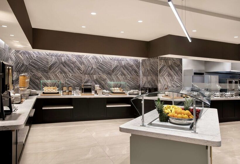 فندق Embassy Suites By Hilton Orlando Airport