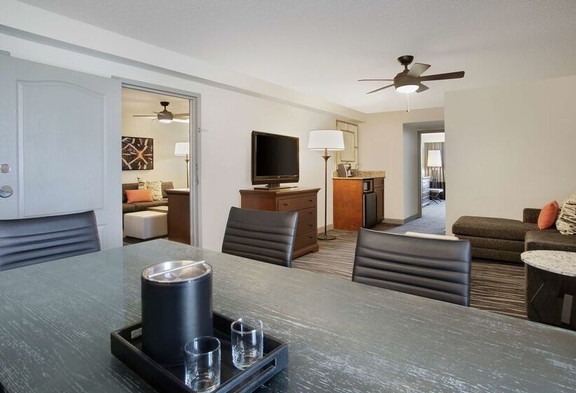 فندق Embassy Suites By Hilton Orlando Airport