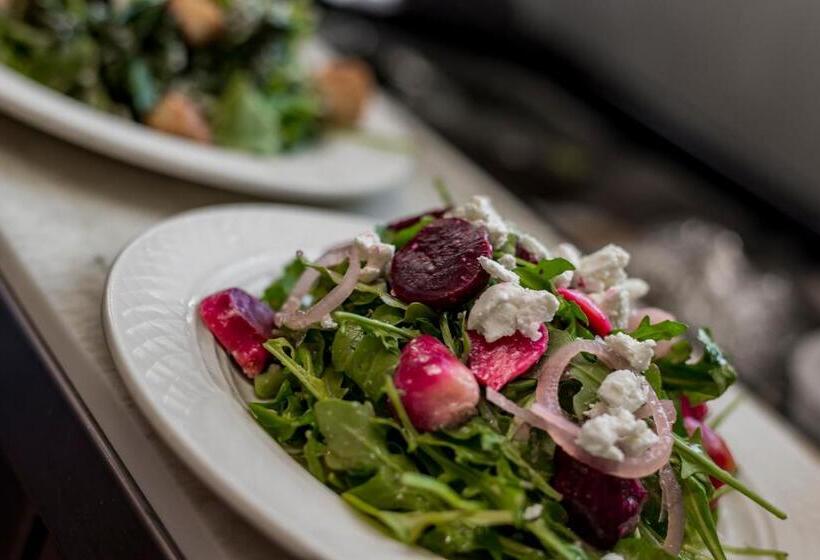 فندق Emerson Inn By The Sea