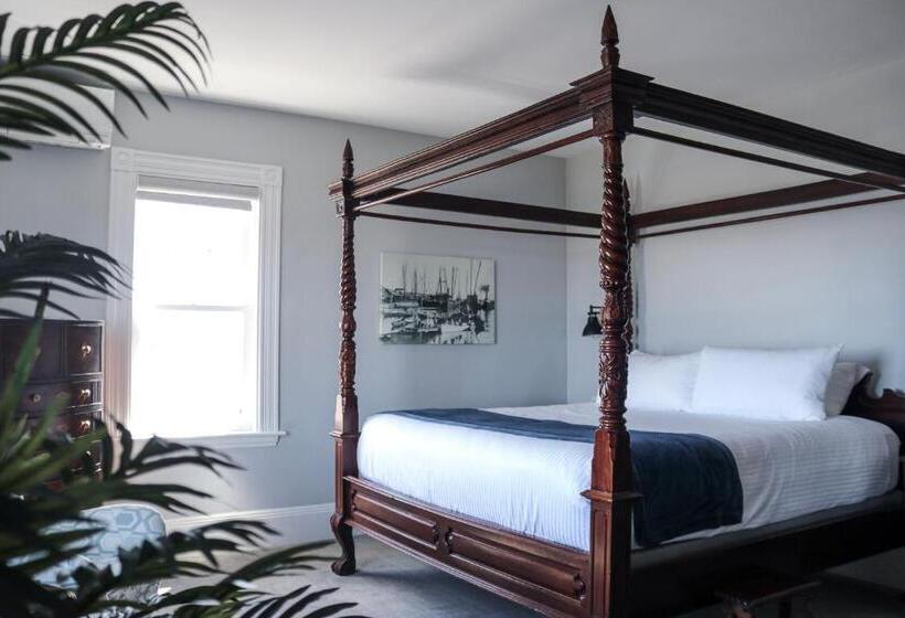 فندق Emerson Inn By The Sea