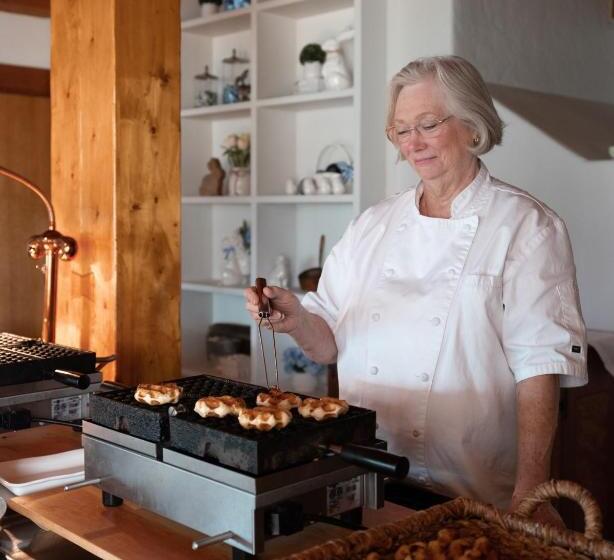 ホテル Enzian Inn